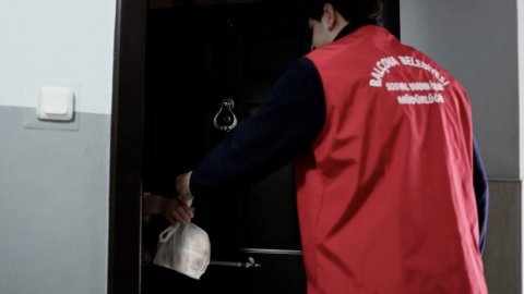 Balçova Belediyesi'nden ihtiyaç sahiplerine sıcak yemek desteği