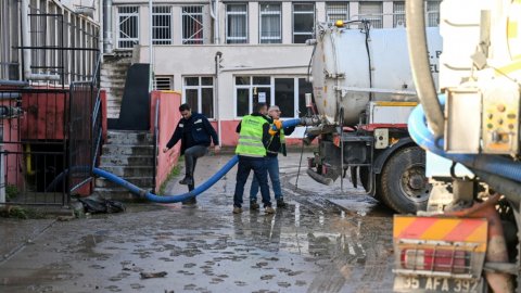 Bornova Belediyesi'nden sel seferberliği