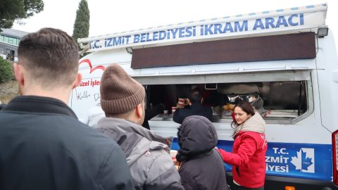 İzmit Belediyesi'nden Migros depo işçilerinin direnişine destek