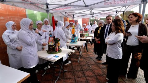 Bornova Belediyesi çoğunluğu kadın 114 kursiyeri meslek sahibi yaptı