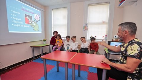 Konak Belediyesi Mutlu Çocukları Oyun Evleri’nin gündemi hayvan sevgisi