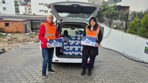 Kuşadası Belediyesi'nin süt desteği sürüyor