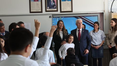 Arkadaşlarına söz verdi, Mustafa Bozbey’i sınıfa getirdi