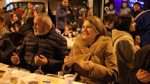 Fatma Kaplan Hürriyet Kuruçeşme’de vatandaşlarla iftar sofrasında buluştu