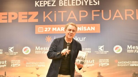 Sinan Meydan, Kepez Kitap Fuarı’nda ‘Atatürk’ün Mirası Laik Cumhuriyet’i anlattı