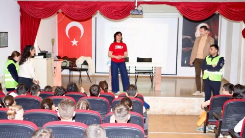 Bayraklı Belediyesi'nden çocuklara İklim Değişikliği ve Sıfır Atık eğitimi