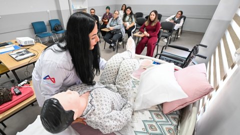 Mersin Büyükşehir Belediyesi'nin ücretsiz kursları istihdamın yolunu açıyor