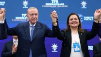 CHP'den istifa eden Afyonkarahisar Belediye Başkanı Burcu Köksal AKP'ye katıldı