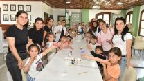 Kepez’de anne ve çocuklar renkli mum atölyesinde buluştu