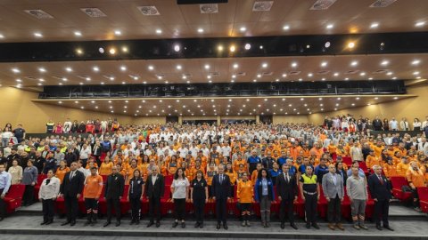 Vahap Seçer: Mersin'i sahiplenen bir belediyecilik anlayışımız var