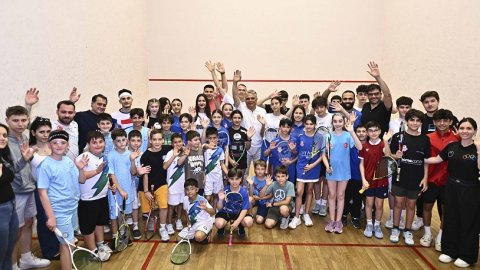 Ümit Uysal, squash sporcularıyla turnuvada bir araya geldi