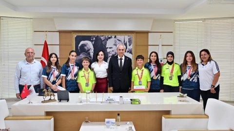 Kepez’in Bocce şampiyonları Mesut Kocagöz’le buluştu