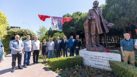Karşıyaka Belediyesi'nden Nazım Hikmet anması