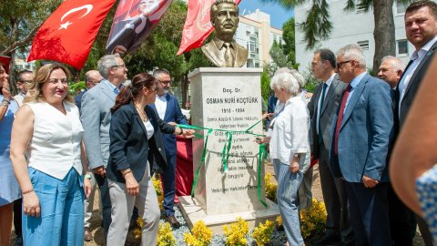 Karşıyaka Belediyesi ‘Tarhana Osman’ı ölümsüzleştirdi