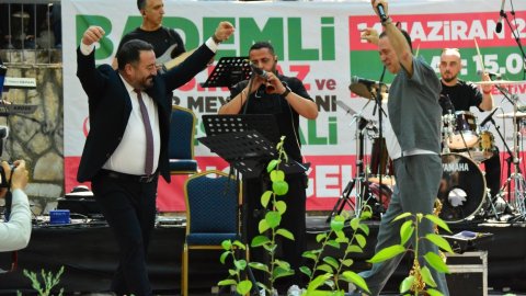 Bademli’de coşku dolu Kiraz ve Meyve Fidanı Festivali