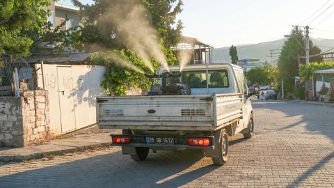 Gaziemir Belediyesi ilaçlama çalışmalarını yoğun tempoda sürdürüyor