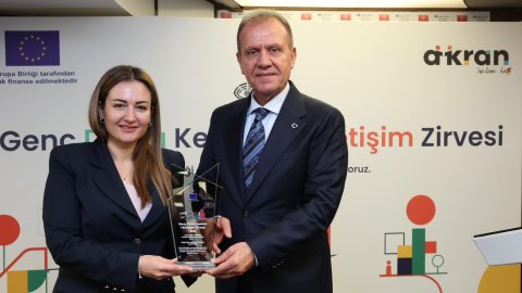 Antalya Büyükşehir Belediyesi'nin gençlik odaklı çalışmaları ödül getirdi