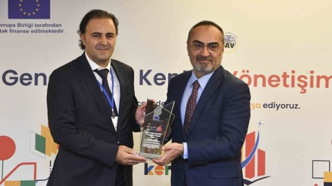 Ankara Büyükşehir Belediyesi'nden Genç Dostu Kent İyi Yönetişim Ödülü