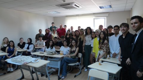 Kartal Belediyesi’nden YKS öğrencilerine moral ziyareti