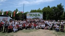 Büyükçekmece’de Dünya Yoga Günü’ne özel yüzlerce kadın yoga yaptı