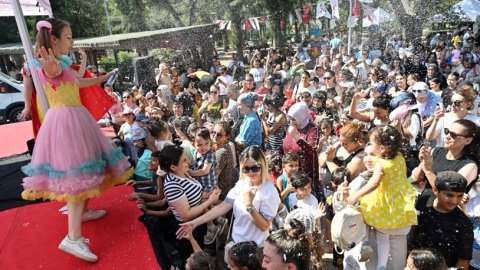Bornova’da çocukların yaz coşkusu Büyükpark’tan taştı
