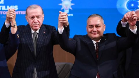 CHP'den istifa eden Keçiören Belediye Başkanı Mesut Özarslan AKP'ye katıldı