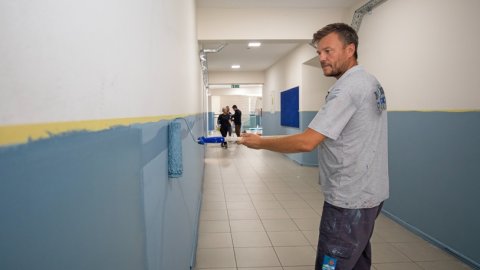 Narlıdere Belediyesi'nden okullara bakım onarım desteği