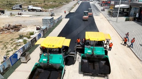 Mersin Büyükşehir Belediyesi'nden Toroslar ve Mezitli'de yol çalışması