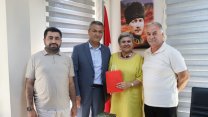 İzmit Belediyesi'nden muhtarlara doğum günü ziyareti