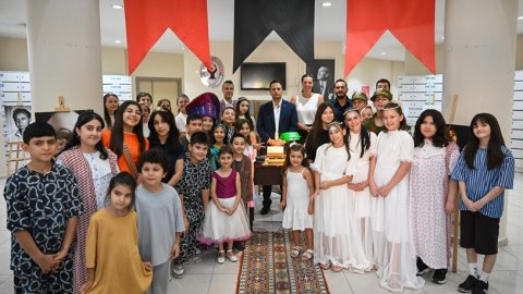 Bornova Belediyesi'nin 1. Güngör Dilmen Tiyatro Günleri muhteşem bir finalle sona erdi