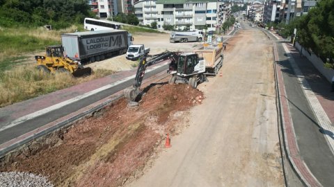 Bursa Büyükşehir Belediyesi'nden Kestel'de Eğitim Caddesi'ni yenileme çalışması