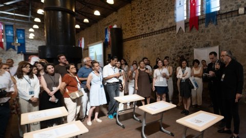 İzmir’deki uluslararası eleştirel eğitim zirvesi başladı