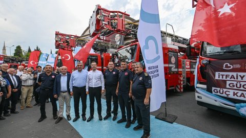 Balıkesir Büyükşehir Belediyesi itfaiye filosuna 53 yeni araç kazandırdı