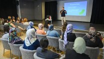 Uzman isimler Bornova’da çocuk eğitimini anlattı
