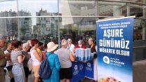 Antalya Büyükşehir Belediyesi'nin aşure ikramı devam ediyor
