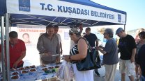 Kuşadası Belediyesi görev şehitlerini unutmadı