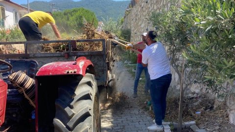 Menderes Belediyesi'nden sahil bölgesinde atık seferberliği