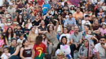 Karabağlar’da Neşeli Sokaklar Mutlu Çocuklar Şenliği yoğun katılımla başladı