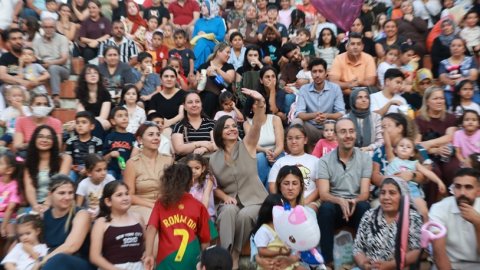 Karabağlar’da Neşeli Sokaklar Mutlu Çocuklar Şenliği yoğun katılımla başladı