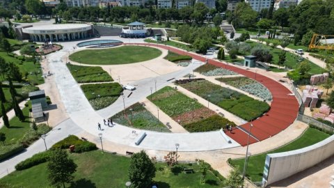Bursa Büyükşehir Belediyesi'nden Millet Bahçesi'ne estetik dokunuş