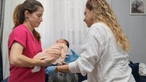 İzmir Büyükşehir Belediyesi'nin Hoş Geldin Bebek uygulaması sürüyor