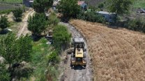 Balıkesir Büyükşehir Belediyesi'nden kırsalda greyderlerle yol düzleme çalışması