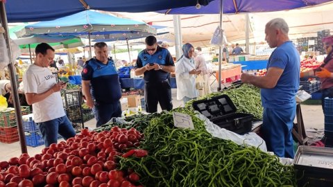 Yalova Belediyesi'nden pazar yerinden künye denetimi