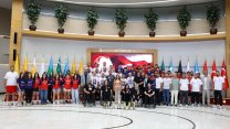 Büşra Özdemir şampiyon sporcuları ağırladı