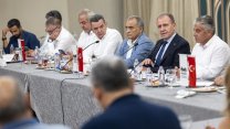 Vahap Seçer MEPİAD üyeleriyle buluştu: Mersin'i kamucu bir anlayışla yönetiyoruz