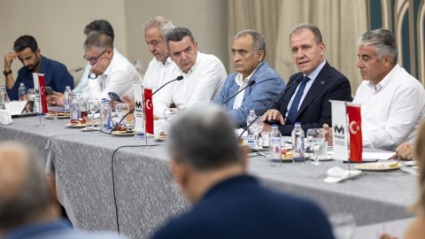 Vahap Seçer MEPİAD üyeleriyle buluştu: Mersin'i kamucu bir anlayışla yönetiyoruz