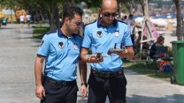 Antalya Büyükşehir zabıtasından Konyaaltı Sahili’nde dron desteğiyle denetim