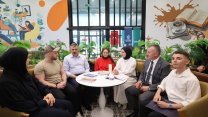 Tahir Büyükakın, İçişleri Bakanı Mustafa Çiftçi'ye Alev Alatlı Kütüphanesi’ni gezdirdi