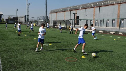 Balıkesir Büyükşehir Belediyesi'nin Yaz Spor Okulları'na yoğun ilgi
