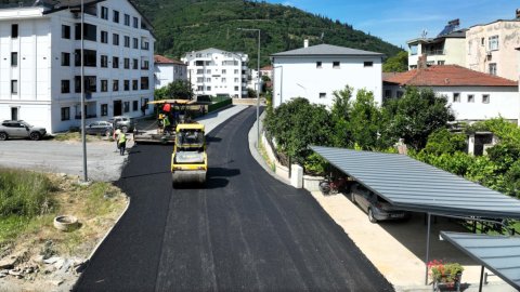 Kocaeli Büyükşehir Belediyesi Karamürsel Caddesi'ni baştan sona yeniliyor